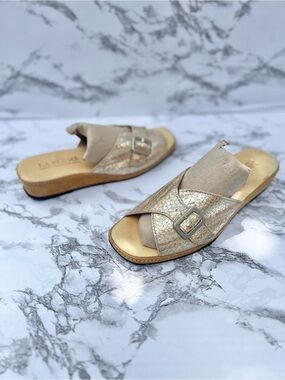 La Flume Gold Metallic Crackled Slide on Wedge Sandals 41/10 Quiet Luxury